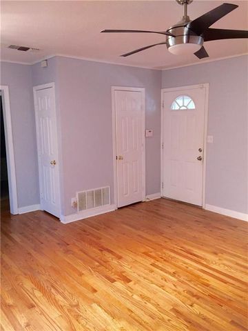 1124 B Reagan TER B, Austin, TX 78704