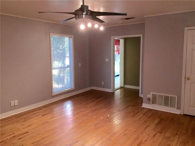 1124 B Reagan TER B, Austin, TX 78704