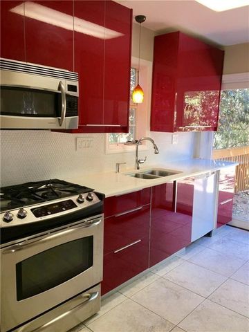 1124 B Reagan TER B, Austin, TX 78704