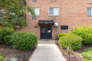 1056 N Mill Street 306, Naperville, IL 60563