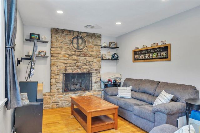 1720 Millbrook ST, Salem, VA 24153