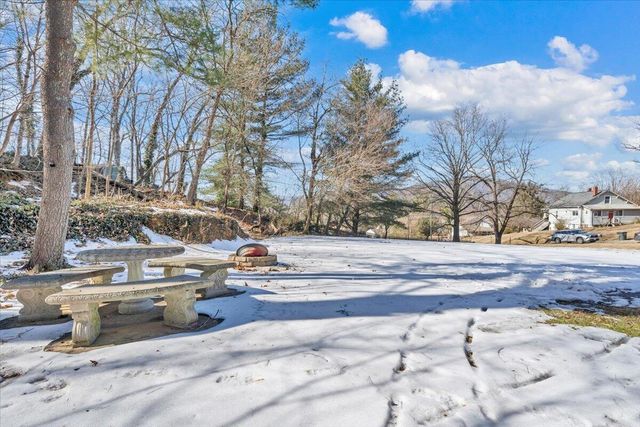 1720 Millbrook ST, Salem, VA 24153