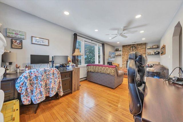 1720 Millbrook ST, Salem, VA 24153