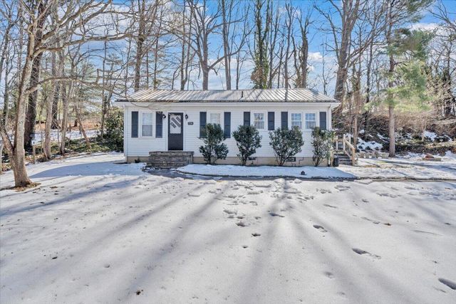 1720 Millbrook ST, Salem, VA 24153