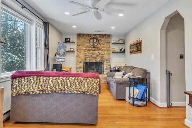 1720 Millbrook ST, Salem, VA 24153