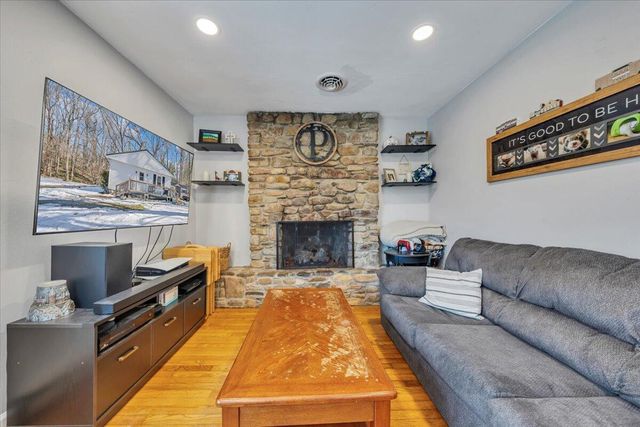 1720 Millbrook ST, Salem, VA 24153