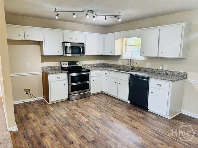 1325 Loblolly Drive, Hinesville, GA 31313