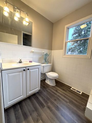 1101 N Princeton Avenue, Villa Park, IL 60181