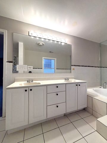 1101 N Princeton Avenue, Villa Park, IL 60181