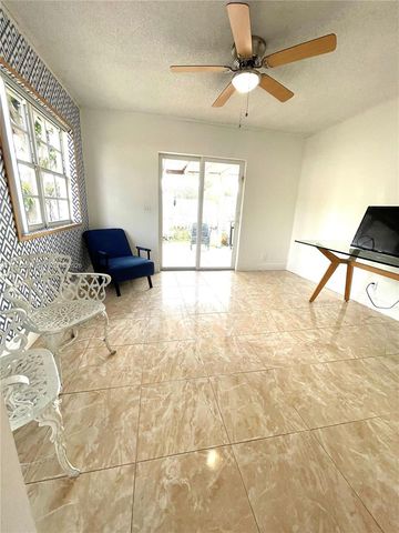 9604 NW 49th St, Sunrise, FL 33351