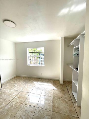 9604 NW 49th St, Sunrise, FL 33351