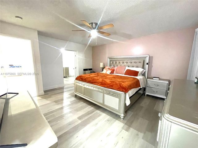 9604 NW 49th St, Sunrise, FL 33351