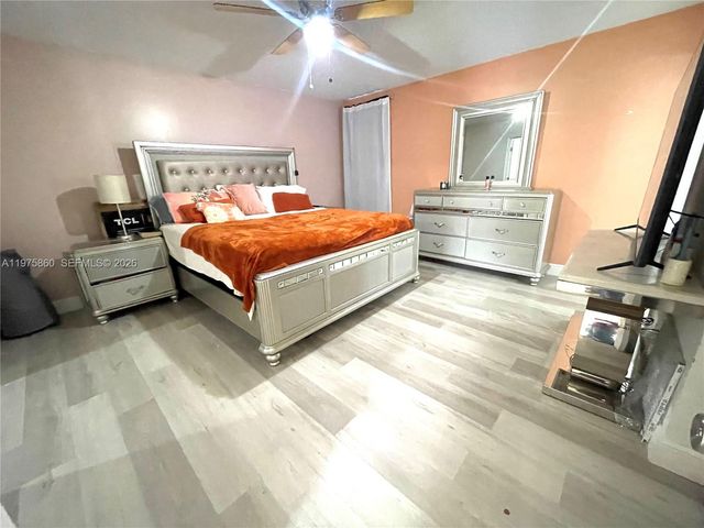 9604 NW 49th St, Sunrise, FL 33351