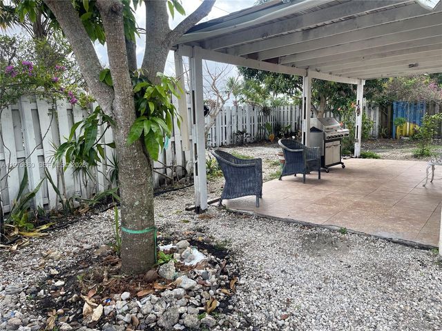 9604 NW 49th St, Sunrise, FL 33351