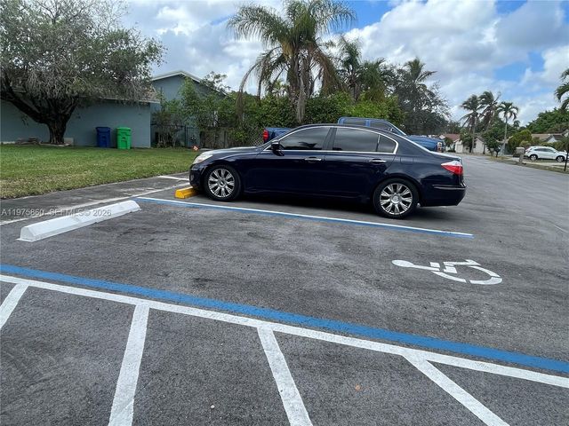 9604 NW 49th St, Sunrise, FL 33351