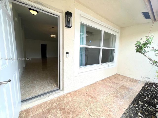 9604 NW 49th St, Sunrise, FL 33351