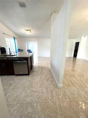 9604 NW 49th St, Sunrise, FL 33351