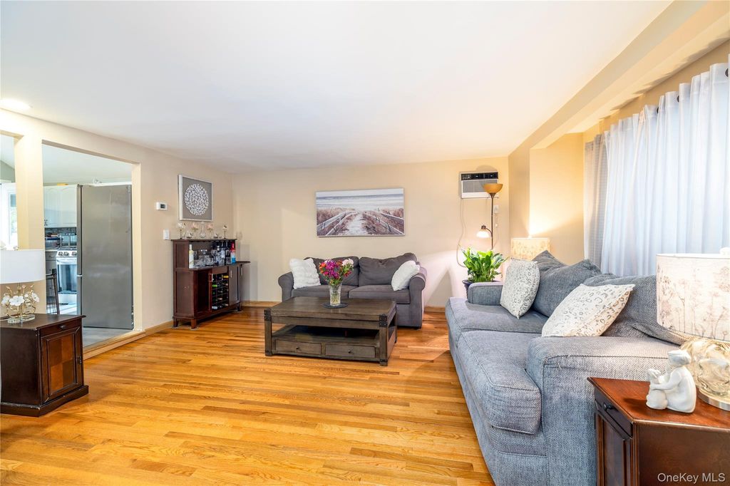 105 Wicks Lane, Malverne, NY 11565 — photo 4