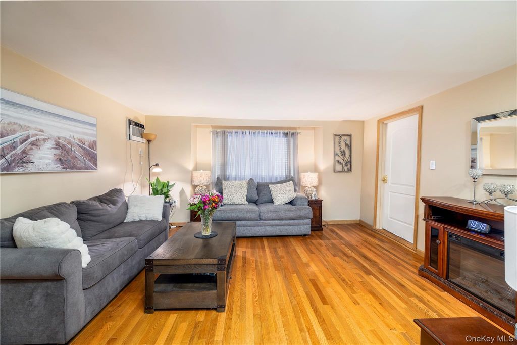 105 Wicks Lane, Malverne, NY 11565 — photo 5