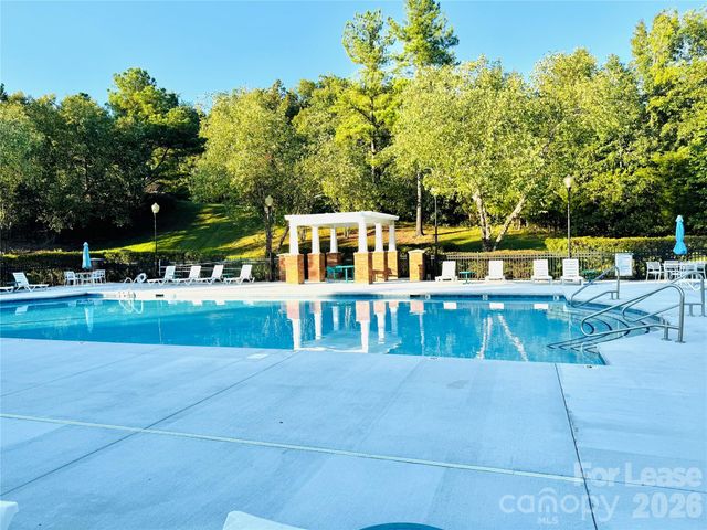 9823 Hyde Glen Court, Charlotte, NC 28262