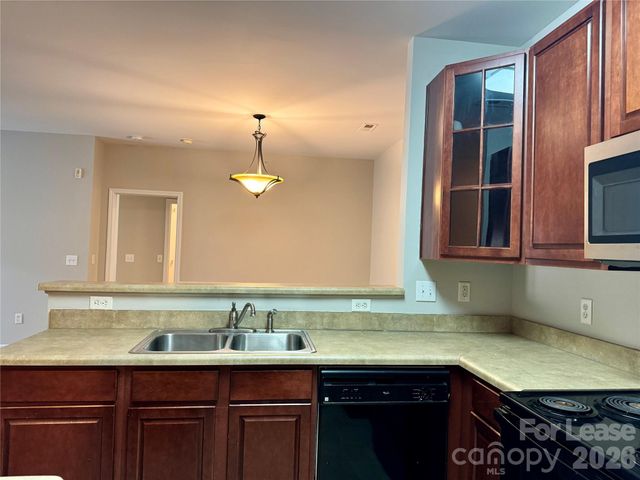 9823 Hyde Glen Court, Charlotte, NC 28262