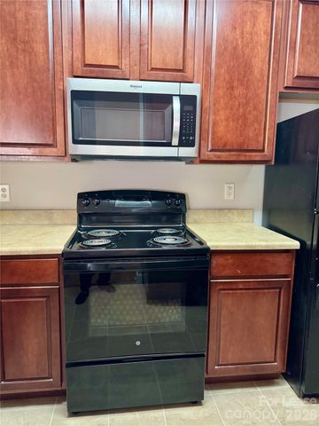 9823 Hyde Glen Court, Charlotte, NC 28262
