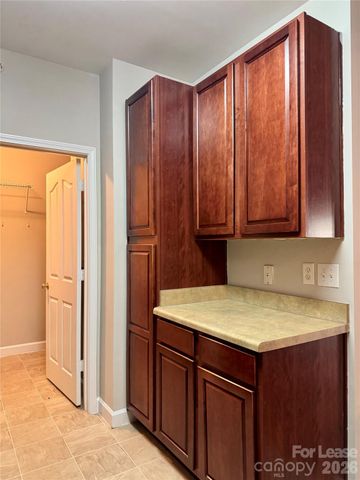 9823 Hyde Glen Court, Charlotte, NC 28262
