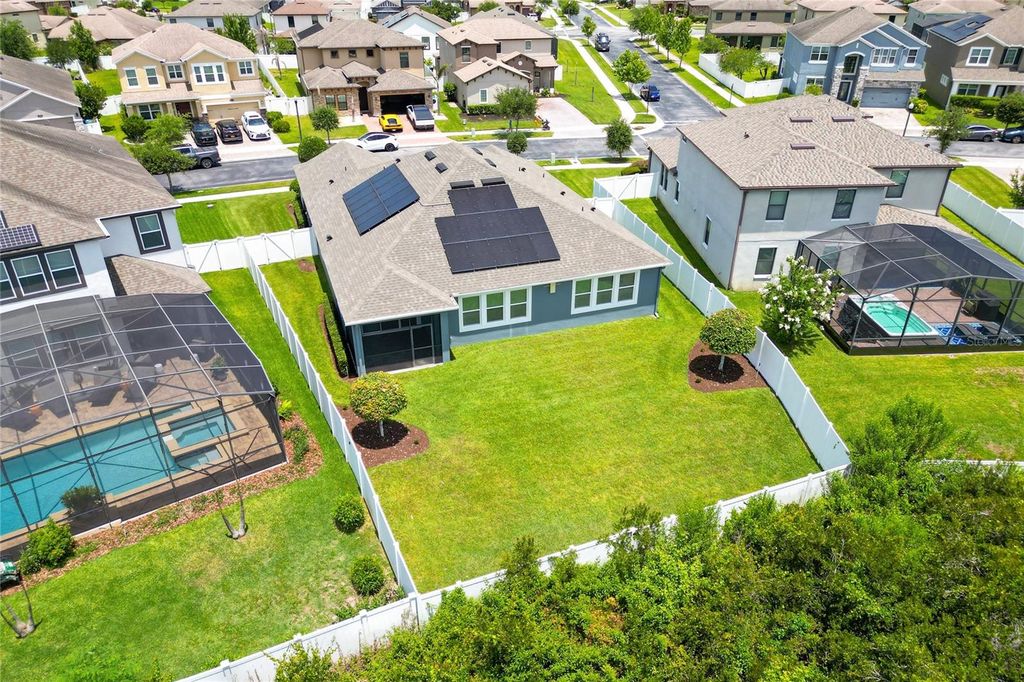 Image 18 of property listing at 3094 SOMERSET PARK DRIVE, Orlando, FL 32824