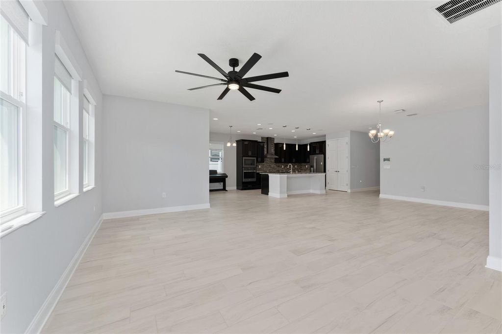 Image 22 of property listing at 3094 SOMERSET PARK DRIVE, Orlando, FL 32824