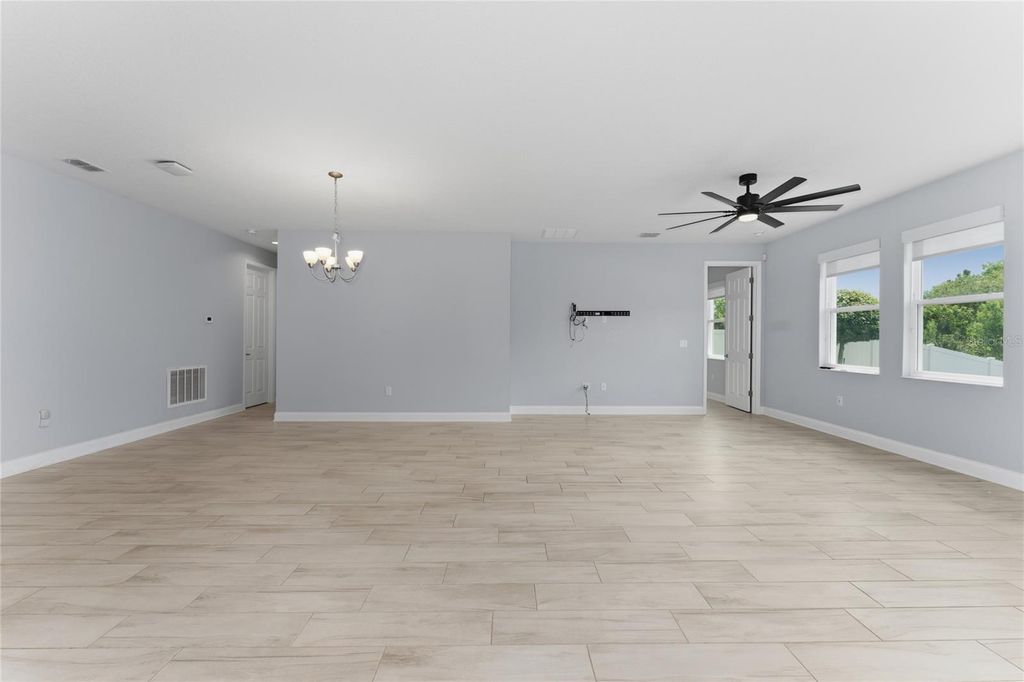 Image 23 of property listing at 3094 SOMERSET PARK DRIVE, Orlando, FL 32824