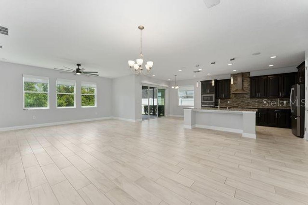 Image 27 of property listing at 3094 SOMERSET PARK DRIVE, Orlando, FL 32824