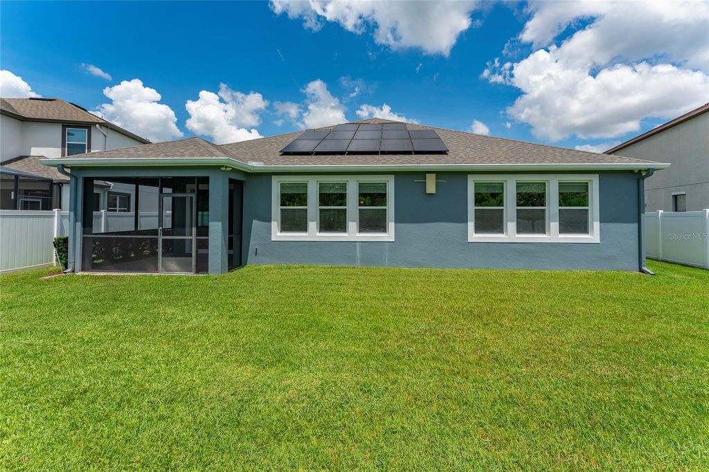 Image 4 of property listing at 3094 SOMERSET PARK DRIVE, Orlando, FL 32824