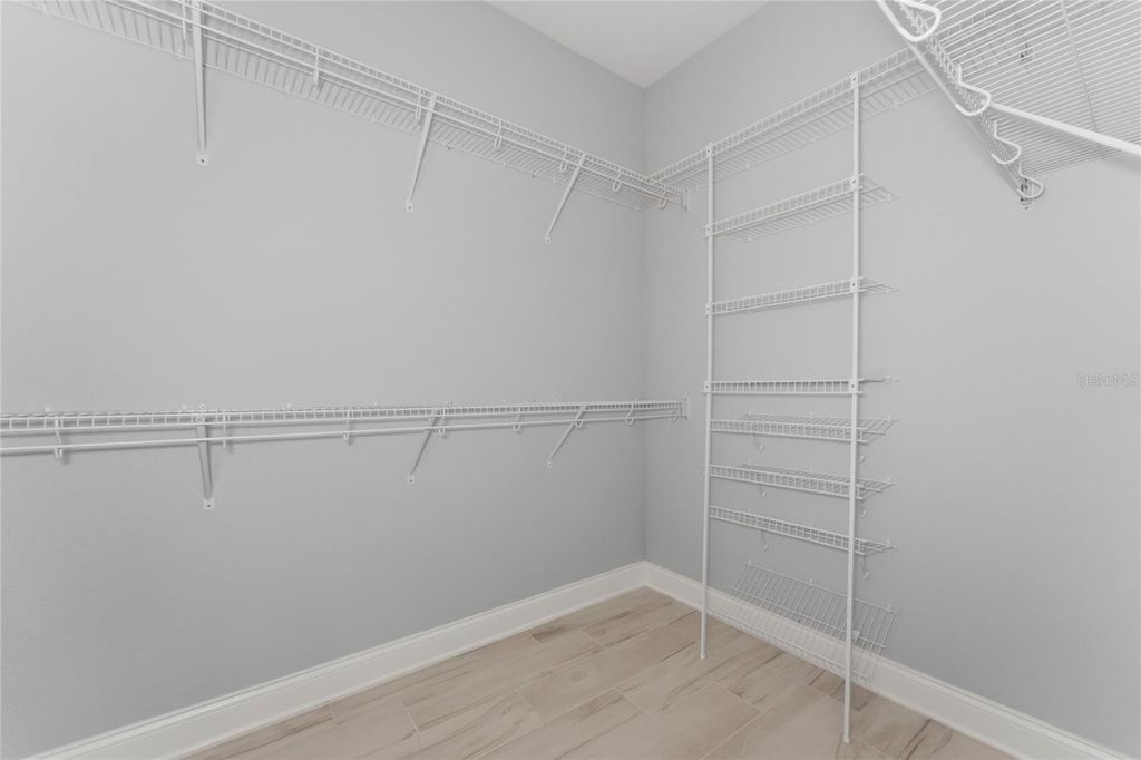 Image 31 of property listing at 3094 SOMERSET PARK DRIVE, Orlando, FL 32824