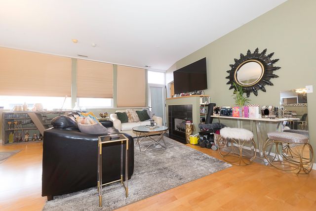 1621 S Halsted Street 405, Chicago, IL 60608