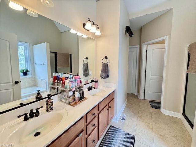 2130 Walnut Crossing Run, Yadkinville, NC 27055