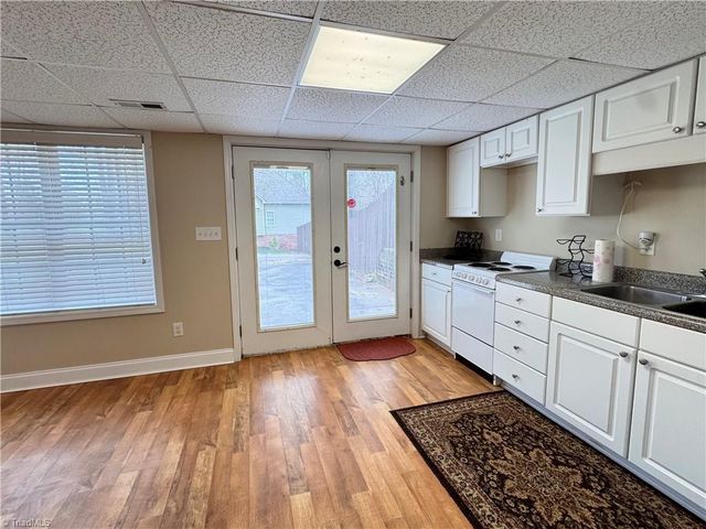 2130 Walnut Crossing Run, Yadkinville, NC 27055