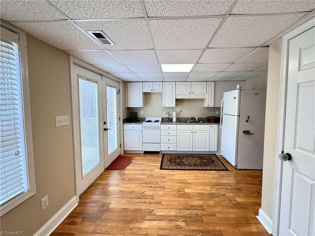 2130 Walnut Crossing Run, Yadkinville, NC 27055