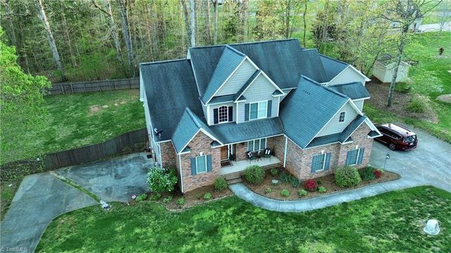 2130 Walnut Crossing Run, Yadkinville, NC 27055