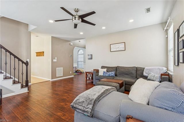 954 Foxboro DR, Newport News, VA 23602