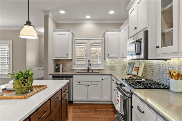 11493 S Waterford Drive, Olathe, KS 66061