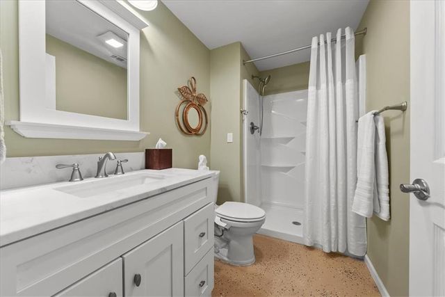 11493 S Waterford Drive, Olathe, KS 66061