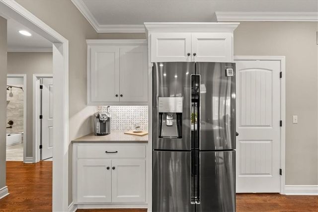 11493 S Waterford Drive, Olathe, KS 66061