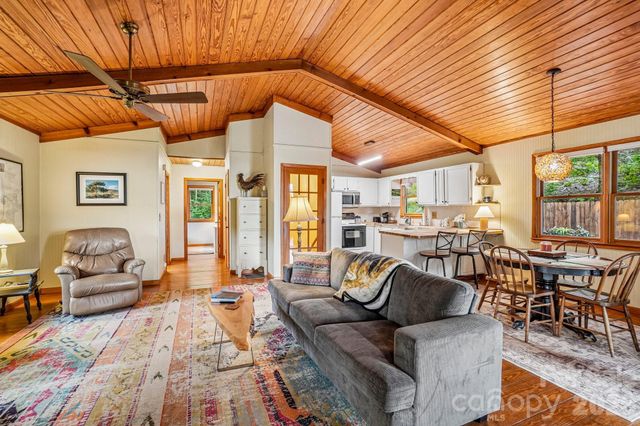 673 Chestnut Lane, Mars Hill, NC 28754