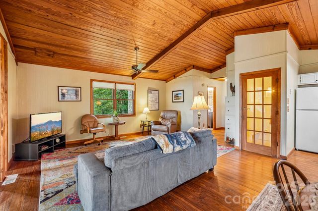673 Chestnut Lane, Mars Hill, NC 28754