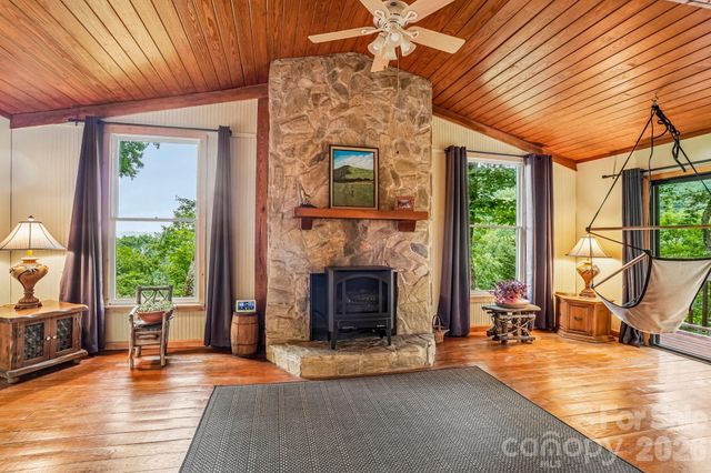 673 Chestnut Lane, Mars Hill, NC 28754