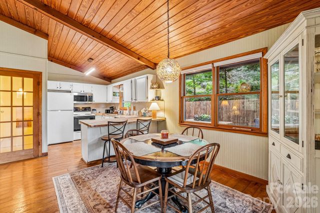 673 Chestnut Lane, Mars Hill, NC 28754