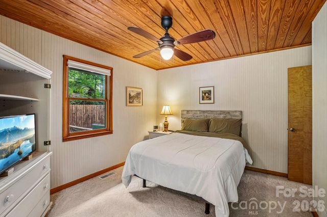 673 Chestnut Lane, Mars Hill, NC 28754