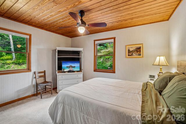 673 Chestnut Lane, Mars Hill, NC 28754