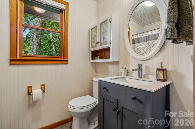 673 Chestnut Lane, Mars Hill, NC 28754