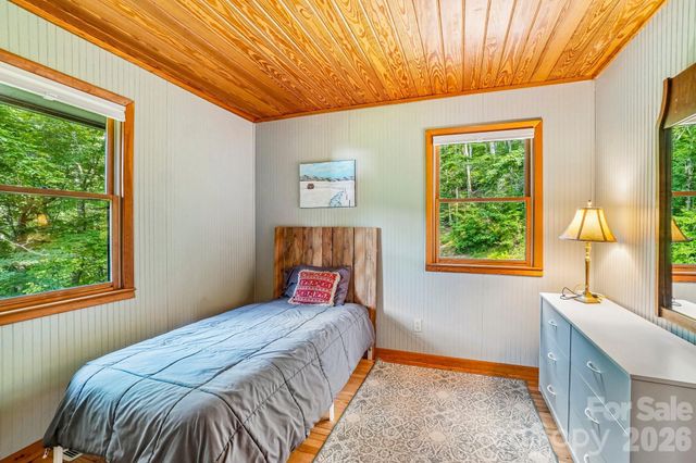 673 Chestnut Lane, Mars Hill, NC 28754